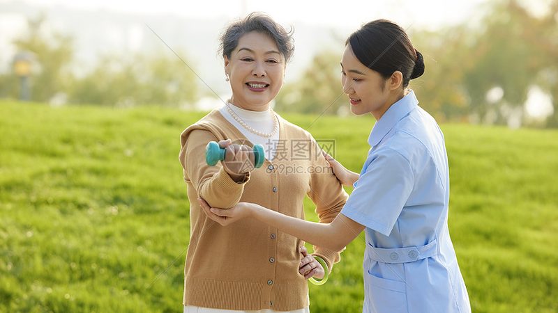 养老机构与敬老院：优缺点全面对比解析